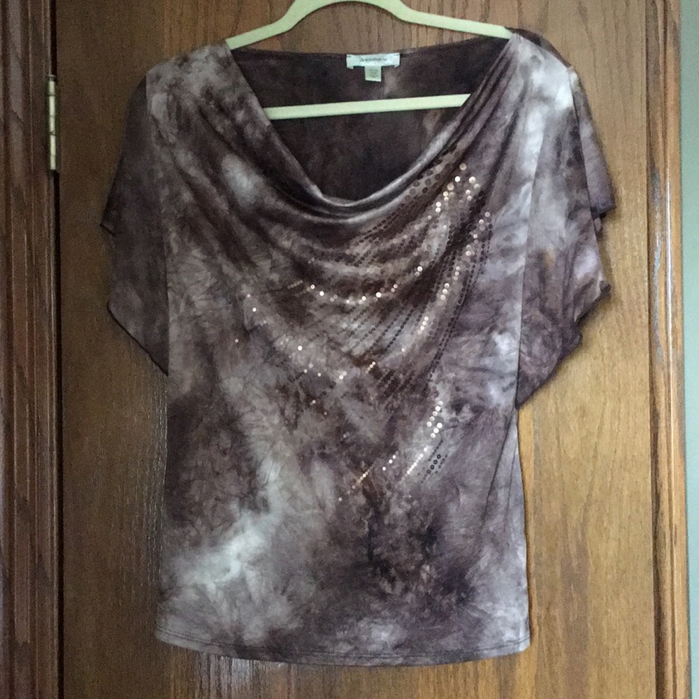 Dress barn flutter sleeves top